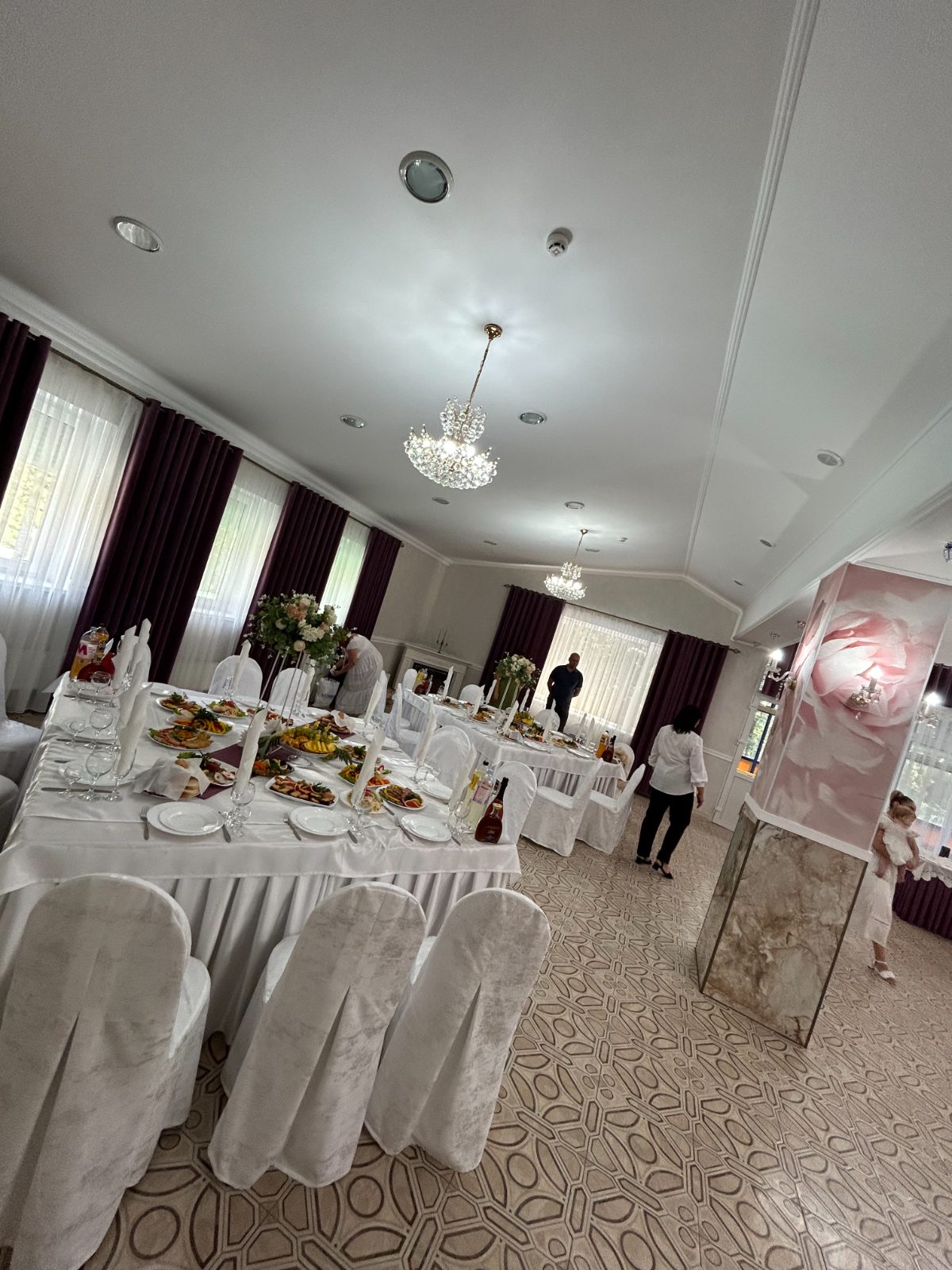 Sala Mare — Etajul 2 — 6